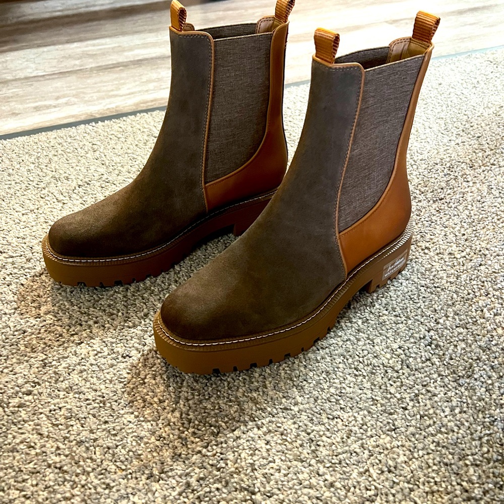 NEW Sam Edelman Lug Sole Boots Size 9.5, waterproof!